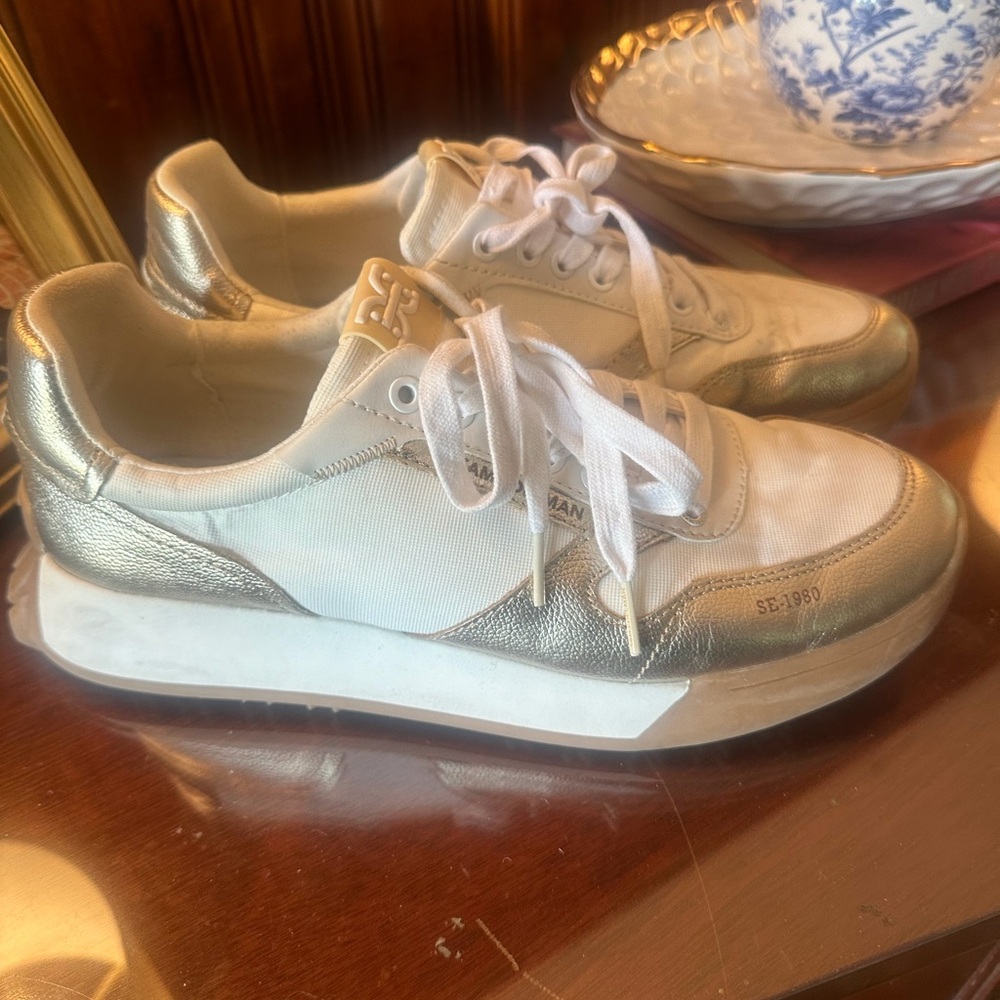 Same Edelman White & Metallic Gold Fashion Sneakers